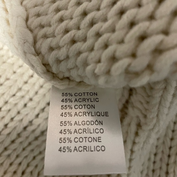 NWT Miracle Chunky Cable Knit Cowl Neck Sweater in Cream. Size S/M - Picture 7 of 7
